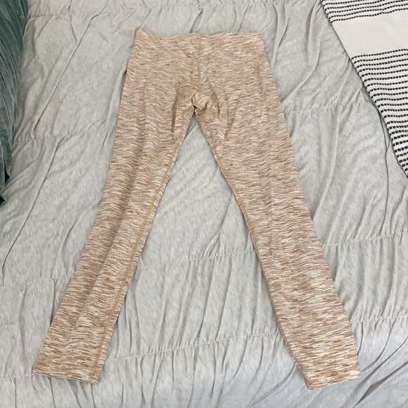 Medium outdoor voices patterned leggings - Picture 2 of 5